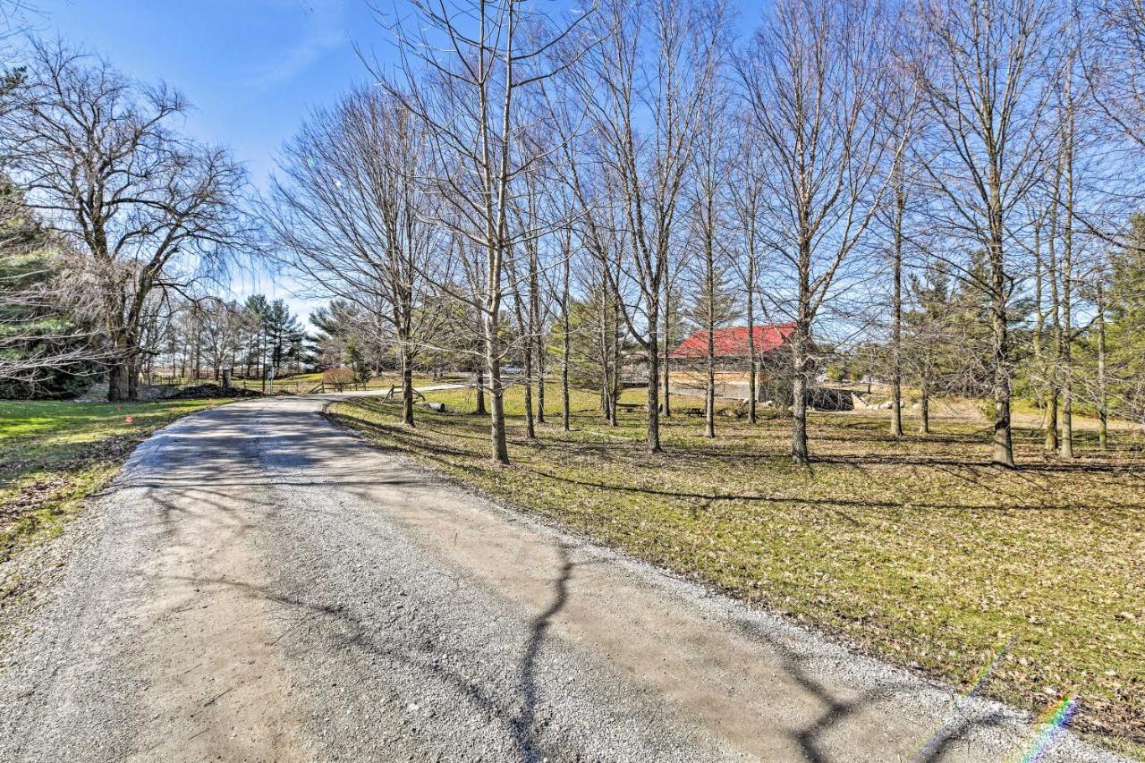 Honey House Cabin - A Quiet Countryside Retreat! Nappanee Εξωτερικό φωτογραφία
