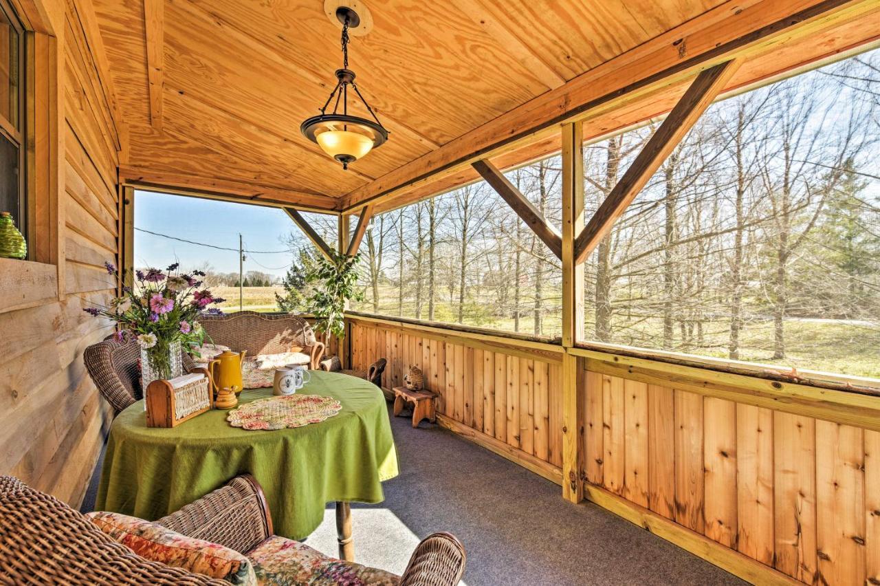 Honey House Cabin - A Quiet Countryside Retreat! Nappanee Εξωτερικό φωτογραφία