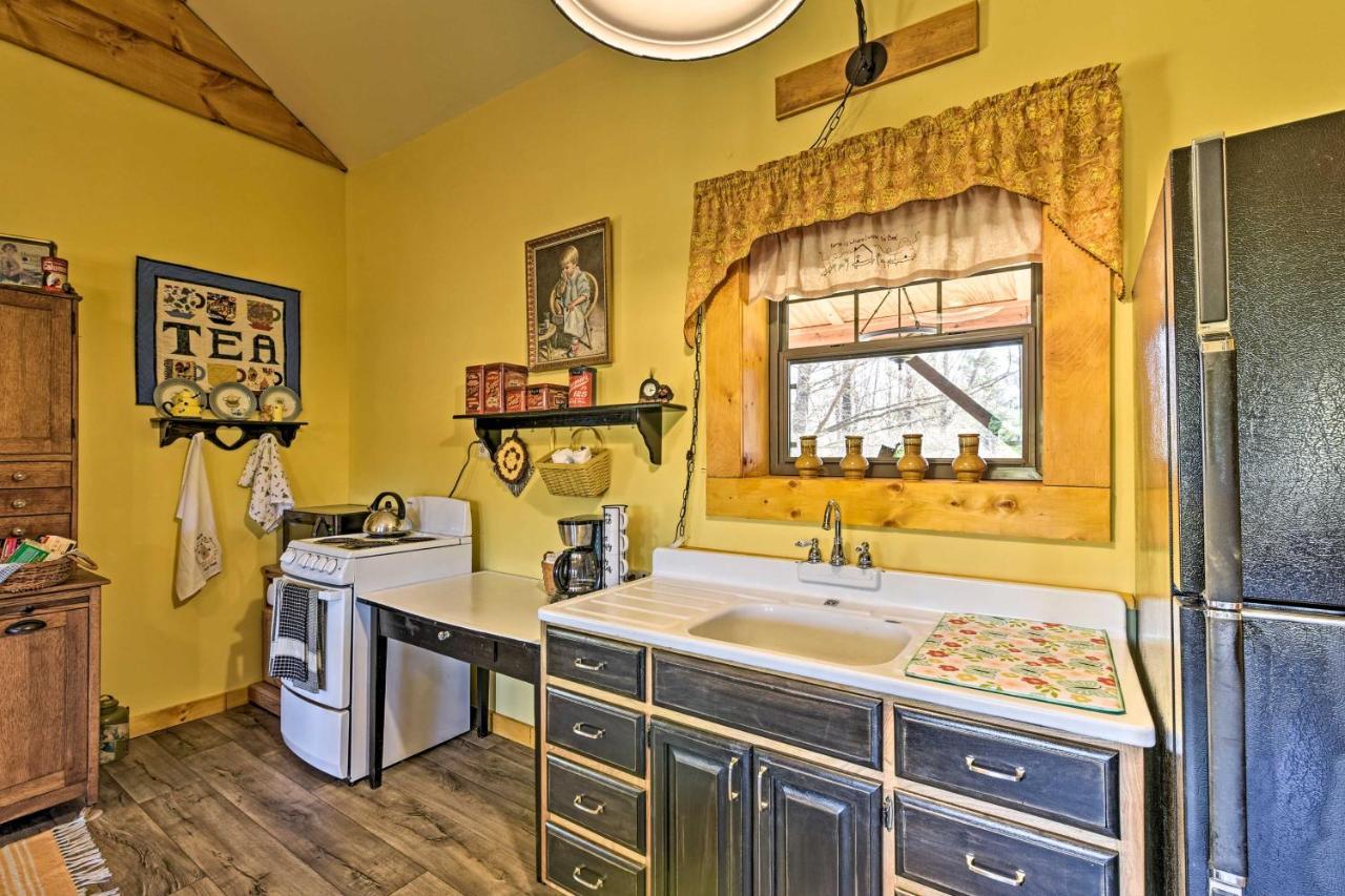 Honey House Cabin - A Quiet Countryside Retreat! Nappanee Εξωτερικό φωτογραφία