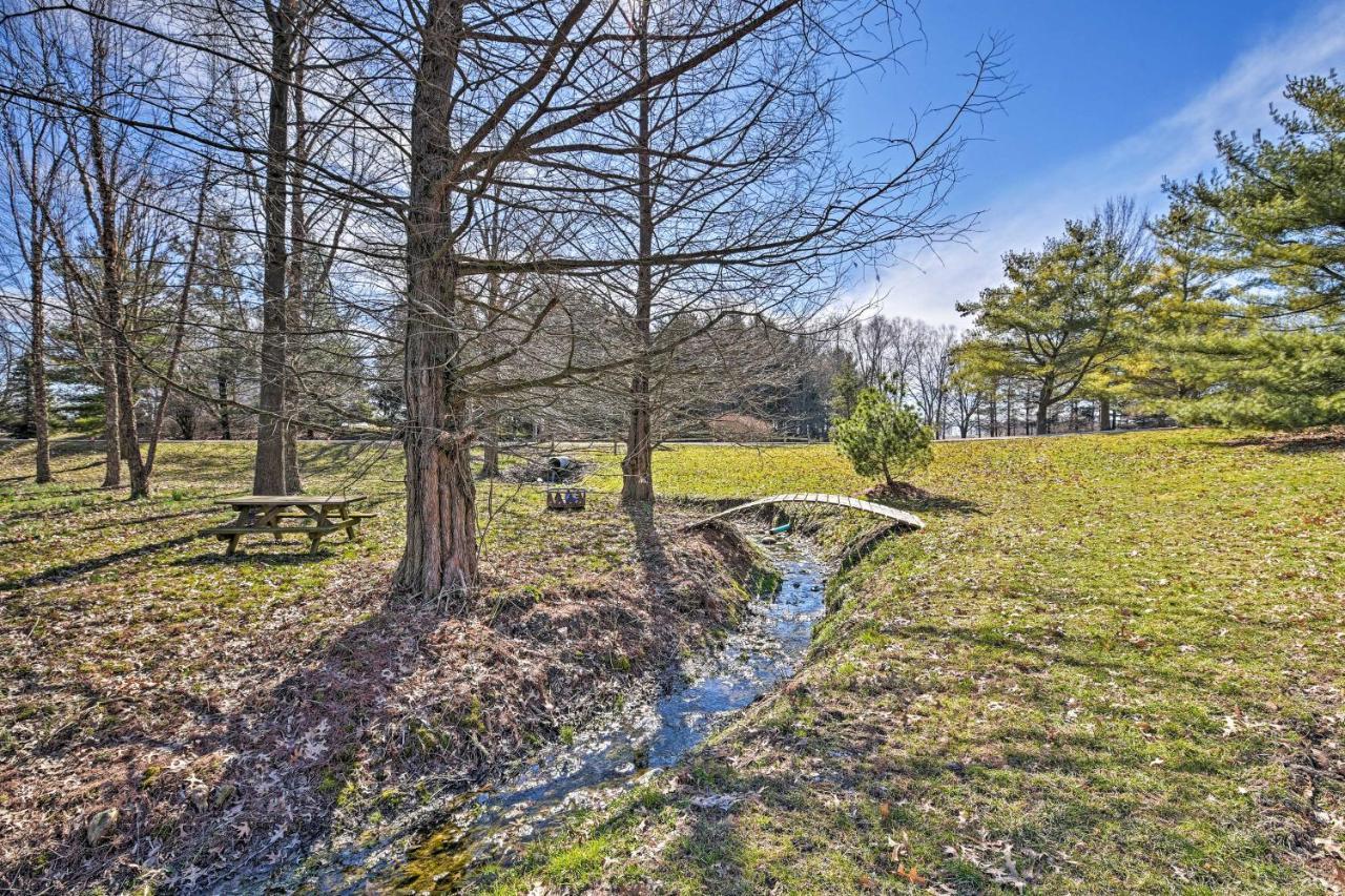 Honey House Cabin - A Quiet Countryside Retreat! Nappanee Εξωτερικό φωτογραφία