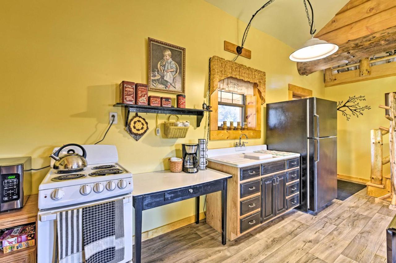 Honey House Cabin - A Quiet Countryside Retreat! Nappanee Εξωτερικό φωτογραφία