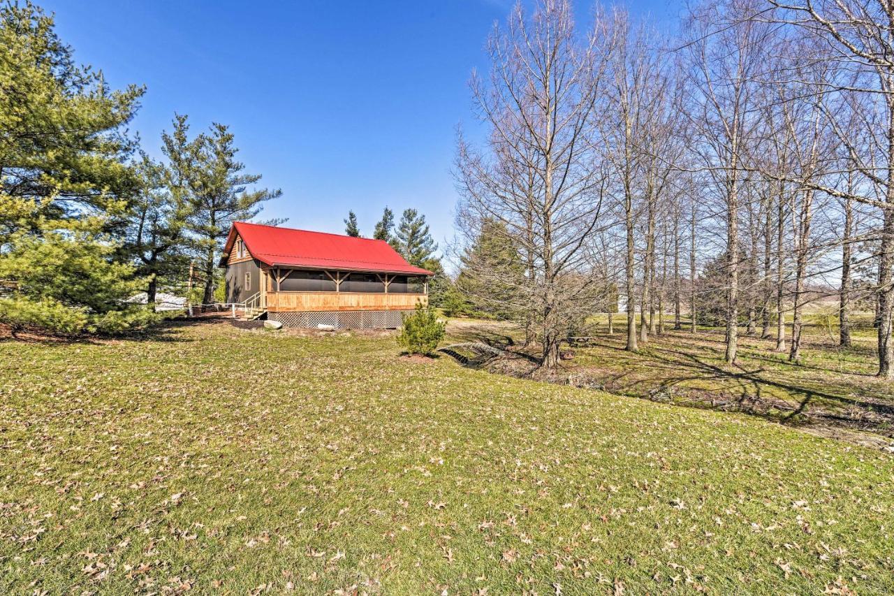 Honey House Cabin - A Quiet Countryside Retreat! Nappanee Εξωτερικό φωτογραφία