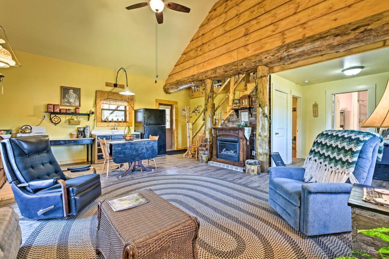 Honey House Cabin - A Quiet Countryside Retreat! Nappanee Εξωτερικό φωτογραφία