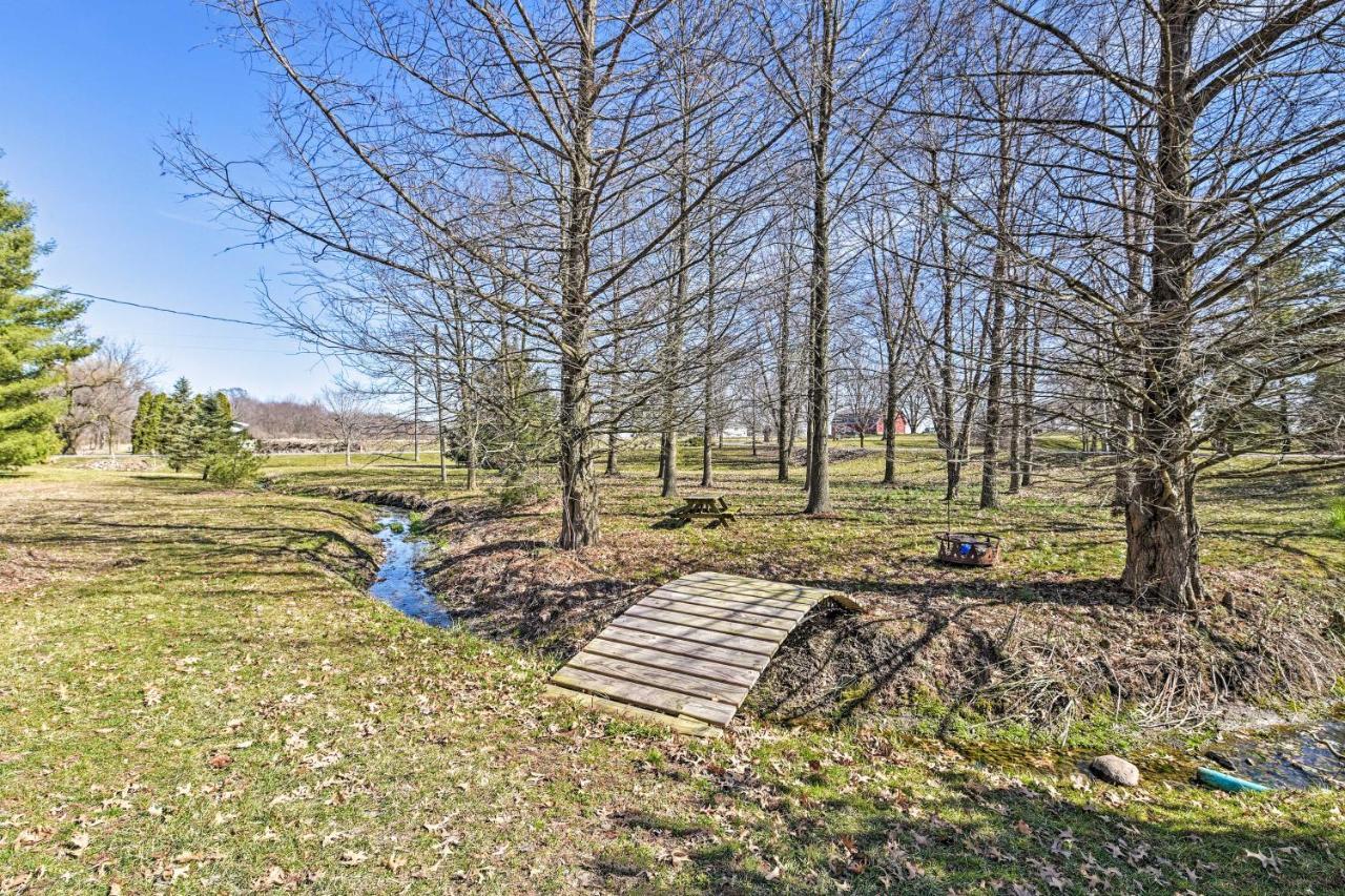 Honey House Cabin - A Quiet Countryside Retreat! Nappanee Εξωτερικό φωτογραφία